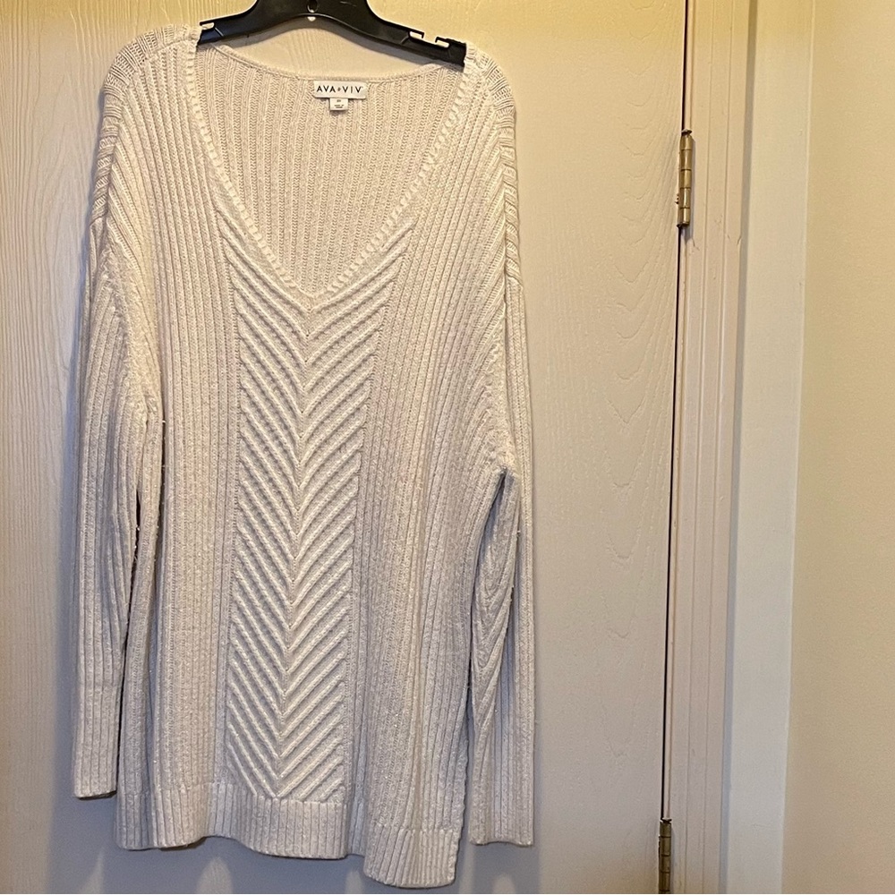 Ava and Viv Cream Ribbed V-neck sweater with Gold flecks Size 2X.